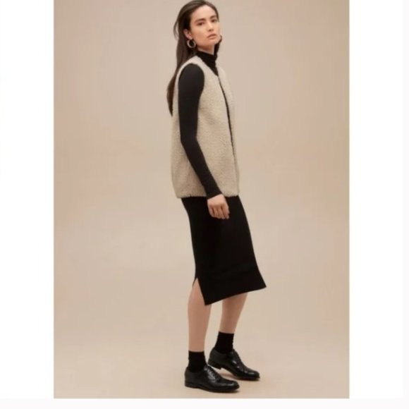 ✨HOST PICK✨ Aritzia Wilfred Chatou sherpa vest - Picture 2 of 8